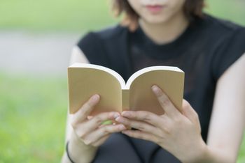 自分を変えたいのであれば、本を読むことが最も効果的！